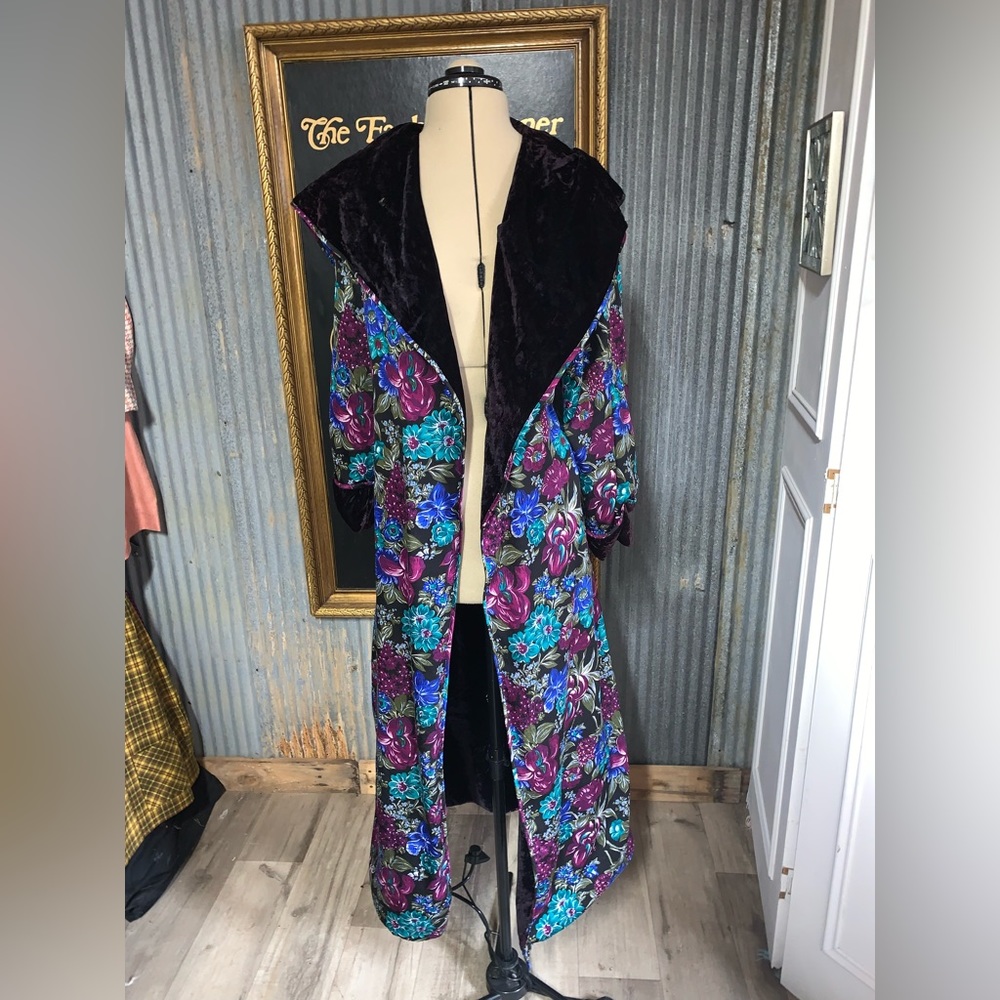 Vintage Victoria secret Gold label.